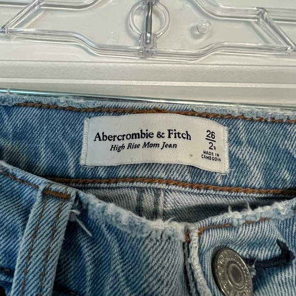 High Rise Mom Jeans - Picture 3 of 4